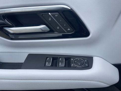 New 2025 Chevrolet Suburban Premier image 41