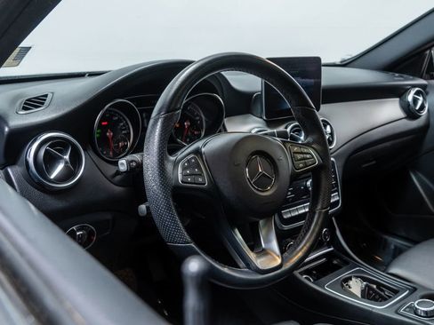 Used 2019 Mercedes-Benz GLA 250 4MATIC image 13