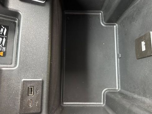 Used 2025 GMC Sierra 1500 Elevation w/ Preferred Package image 33