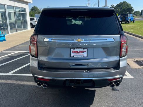Used 2021 Chevrolet Suburban Premier w/ Premium Package AWD/4WD image 9