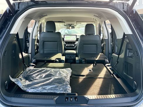 New 2026 Ford Explorer Active image 7