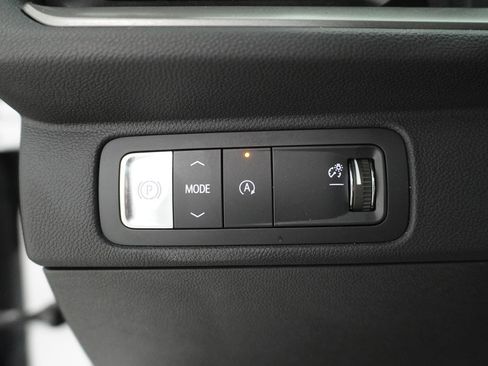 Used 2024 Chevrolet Traverse LT FWD image 21