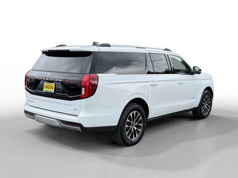 Certified 2025 Ford Expedition Max Platinum image 5