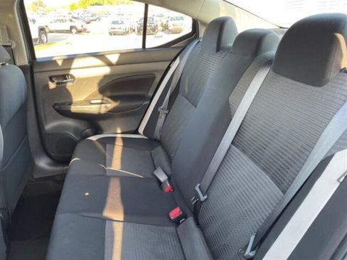 Used 2022 Nissan Versa SV image 12