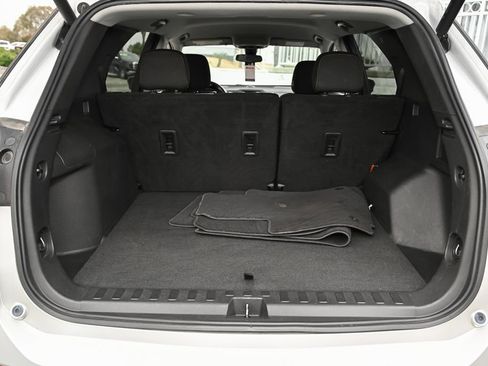 Used 2022 Chevrolet Equinox LT w/ Driver Convenience Package FWD image 37