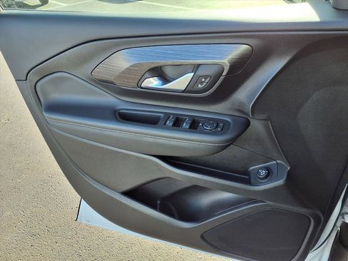 Used 2024 GMC Terrain SLE w/ Driver Convenience Package image 19