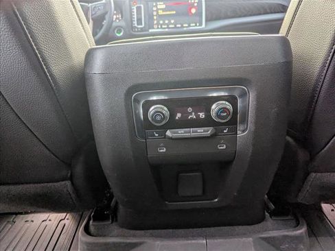 Used 2023 GMC Yukon Denali image 17