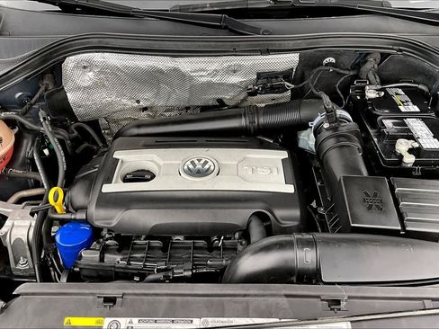 Used 2017 Volkswagen Tiguan Limited FWD image 32