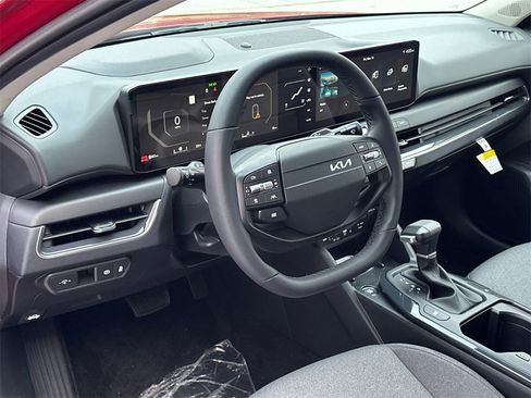 New 2025 Kia K4 EX image 16