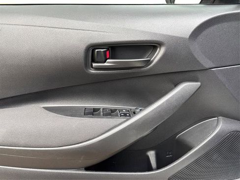 Used 2022 Toyota Corolla LE image 15