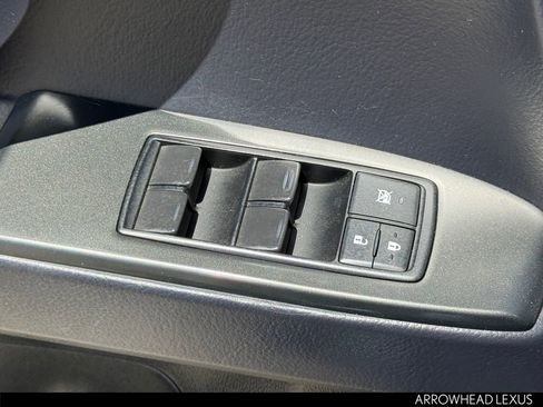 Used 2023 Lexus GX 460 Premium w/ Accessory Package image 27