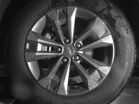Used 2025 Chevrolet Equinox LT FWD image 12