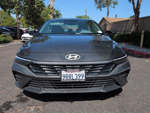 Certified 2025 Hyundai Elantra Sport FWD image 3