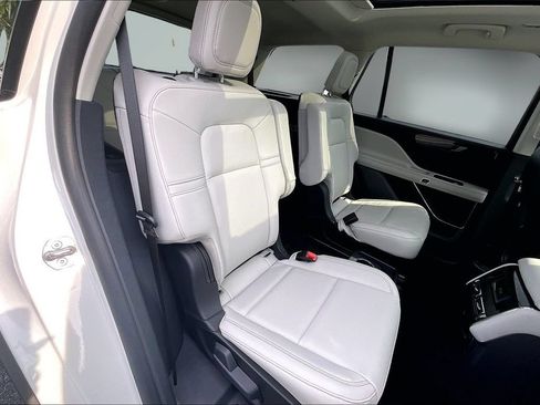 Used 2026 Lincoln Aviator 2WD image 26