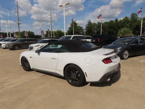 Used 2025 Ford Mustang GT Premium RWD image 11