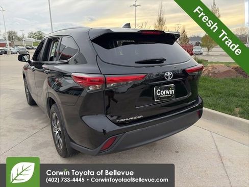 Used 2023 Toyota Highlander XLE AWD/4WD image 6