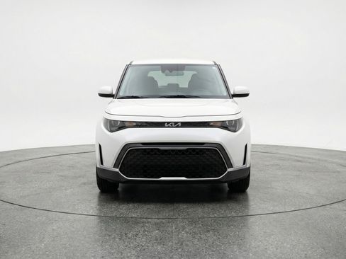 Used 2025 Kia Soul LX w/ LX Technology Package image 2