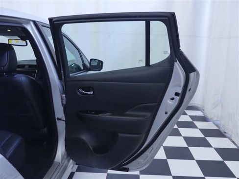 Used 2018 Nissan Leaf SL w/ SL Technology Package FWD image 25