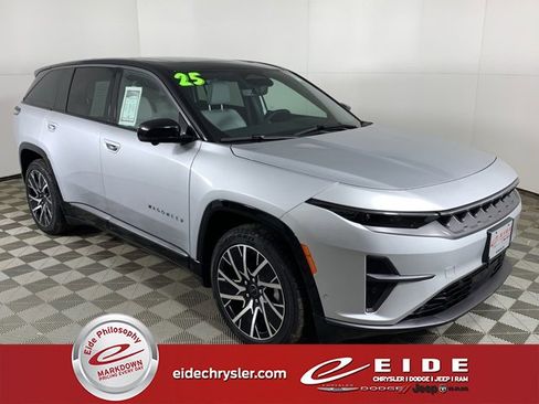 Used 2025 Jeep Wagoneer S Limited image 1