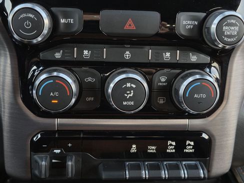 Used 2021 RAM 2500 Limited image 22