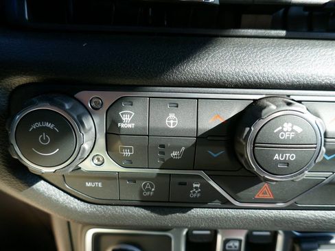 New 2026 Jeep Gladiator Sport AWD/4WD image 22
