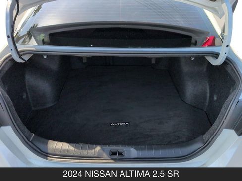 Used 2024 Nissan Altima 2.5 SR w/ SR Premium Package FWD image 25