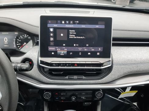 Used 2024 Jeep Compass Sport image 20