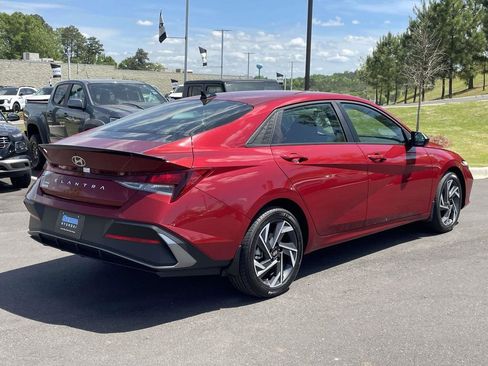 Certified 2025 Hyundai Elantra Sport FWD image 3