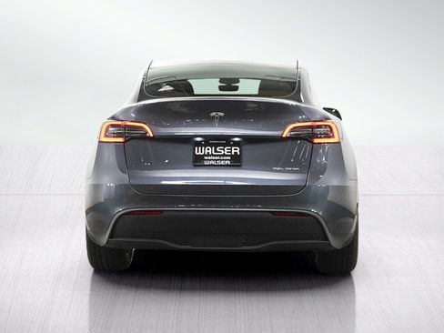 Used 2023 Tesla Model Y Long Range AWD/4WD image 4