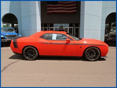 Used 2023 Dodge Challenger SRT Hellcat w/ Driver Convenience Group RWD image 2