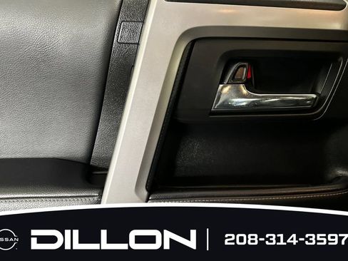 Used 2022 Toyota 4Runner SR5 AWD/4WD image 11