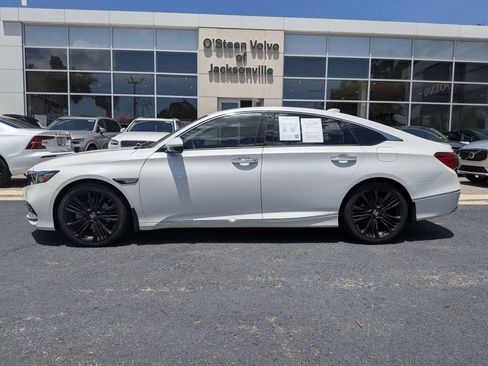 Used 2019 Honda Accord Touring image 3