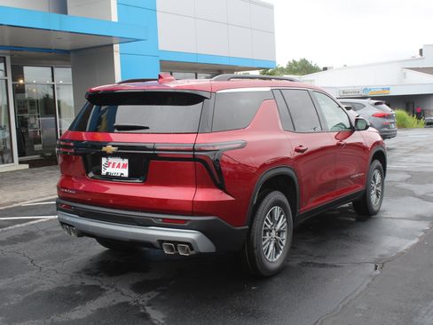 New 2027 Chevrolet Traverse LT FWD image 4