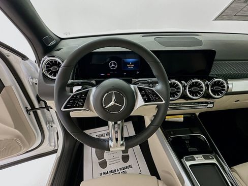 New 2026 Mercedes-Benz GLB 250 image 12