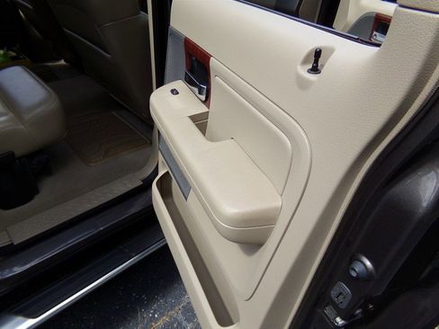 Used 2005 Ford F150 Lariat image 53