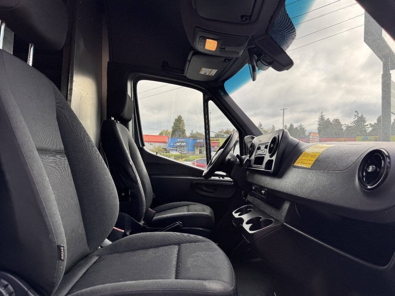 Used 2019 Mercedes-Benz Sprinter 144 image 17