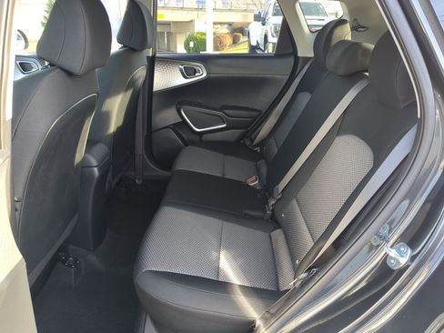 Certified 2025 Kia Soul LX w/ LX Technology Package image 18