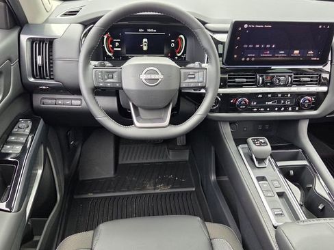 New 2026 Nissan Pathfinder SL FWD image 11