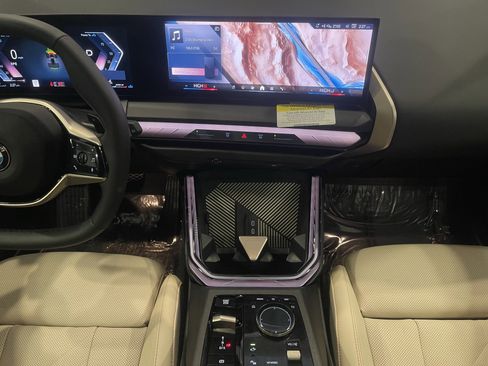 Used 2025 BMW X3 xDrive30i w/ Premium Package image 17