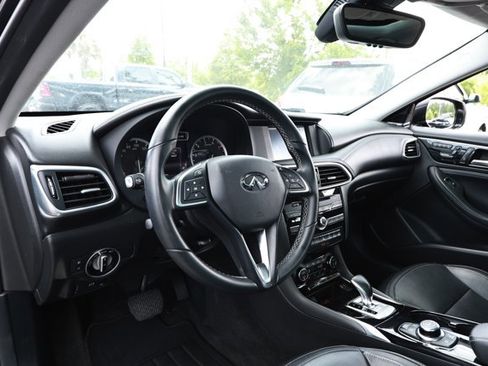 Used 2019 INFINITI QX30 w/ Cargo Package FWD image 28