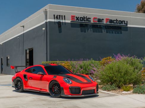 Used 2018 Porsche 911 GT2 RS RWD image 1