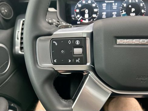 Certified 2025 Land Rover Discovery S AWD/4WD image 11