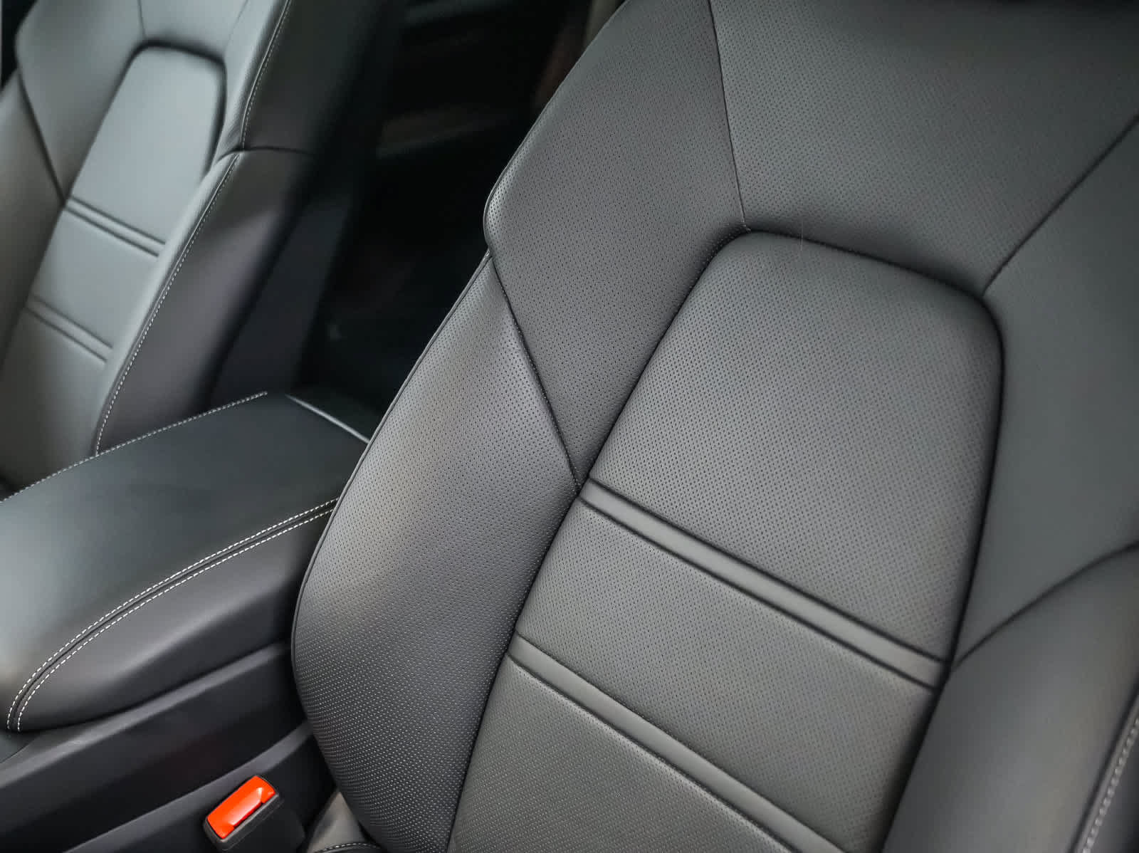 Certified 2026 Porsche Cayenne S AWD/4WD image 29