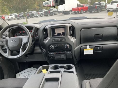 Used 2024 Chevrolet Silverado 1500 Custom Trail Boss AWD/4WD image 18