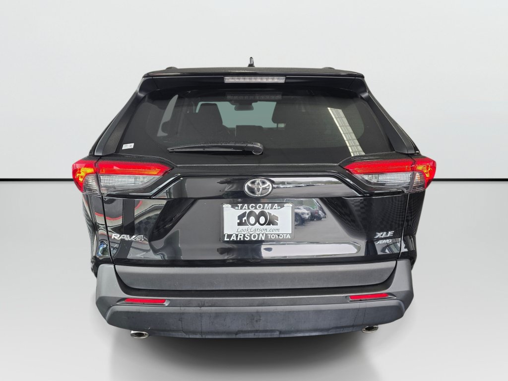 Used 2025 Toyota RAV4 XLE AWD/4WD image 4