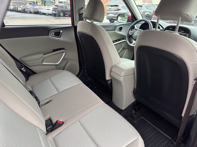 Used 2025 Kia Soul LX FWD image 24