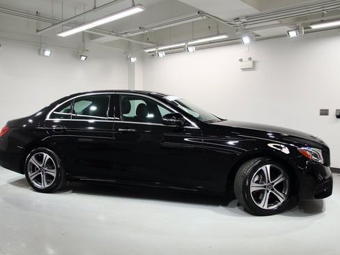 Used 2019 Mercedes-Benz E 300 E 300 image 9