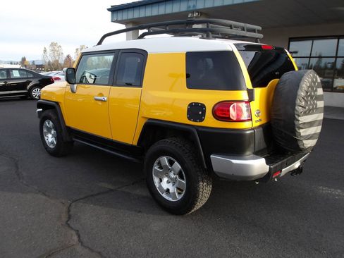 Used 2007 Toyota FJ Cruiser 4WD image 3