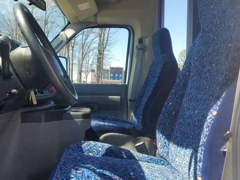 Used 2012 Ford E-350 and Econoline 350 Super Duty w/ Shuttle Bus Prep Pkg image 9