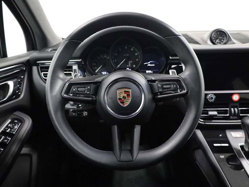 Certified 2025 Porsche Macan image 25